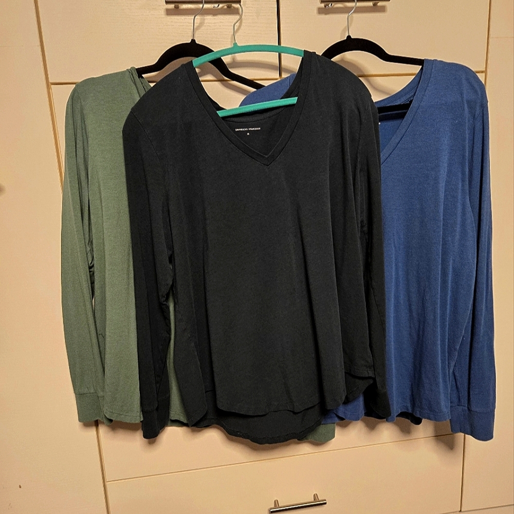 SOLD: Bundle of 3 Universal Standard  Medium Long Sleeve Women's V-Neck T-shirts
